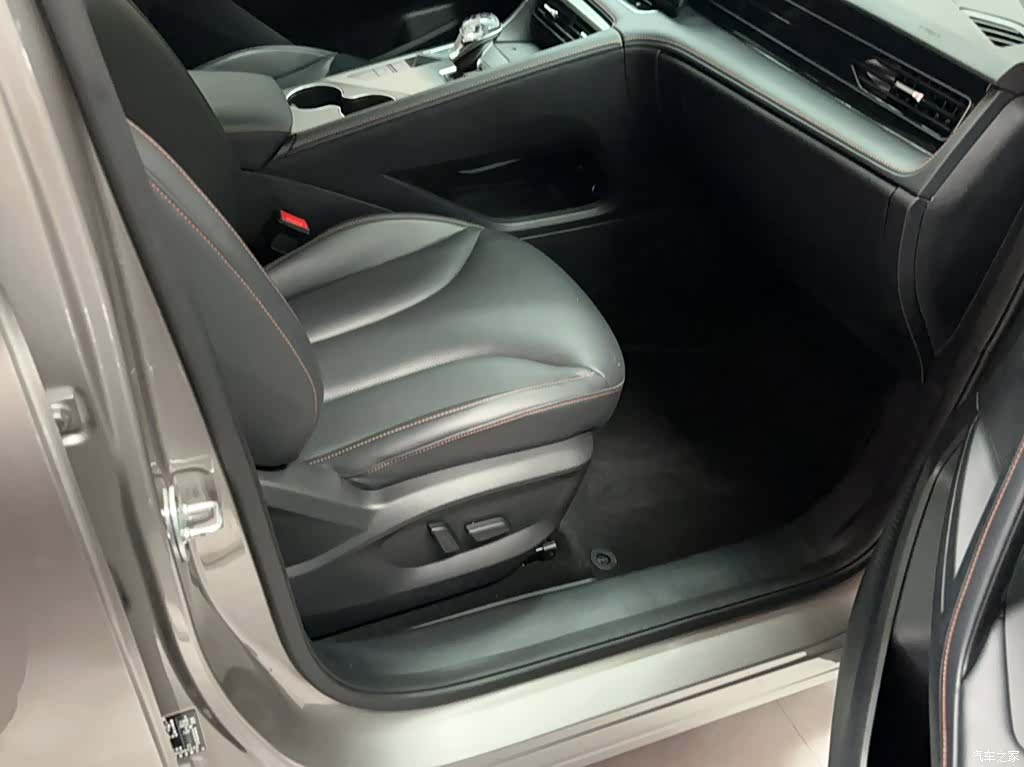 Roewe RX5, 2022 20