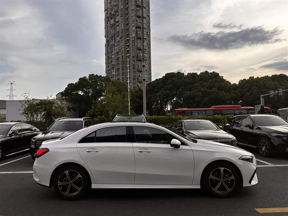 Mercedes-Benz Class A Mercedes-Benz Class A