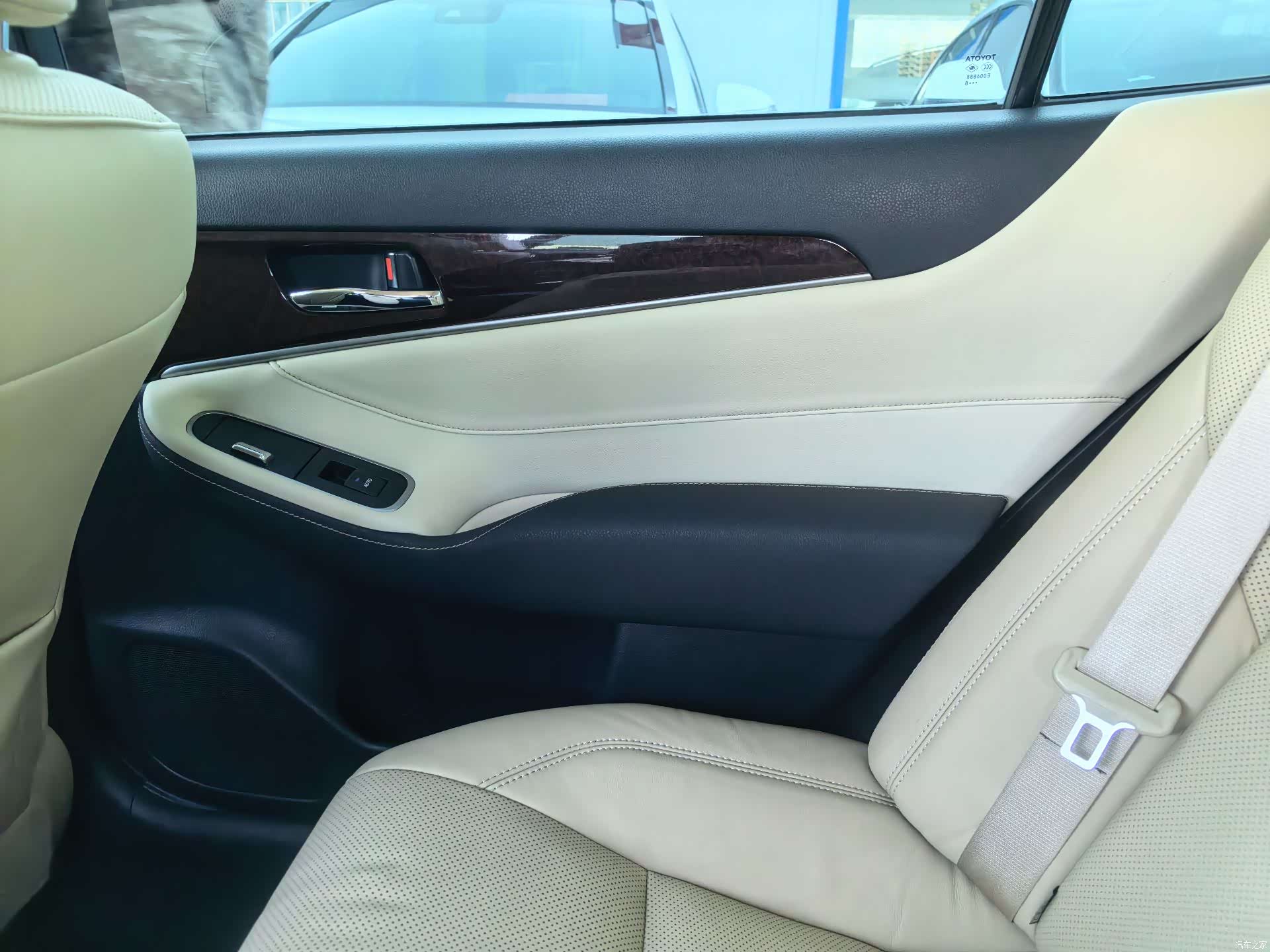 Toyota Crown, 2018 12