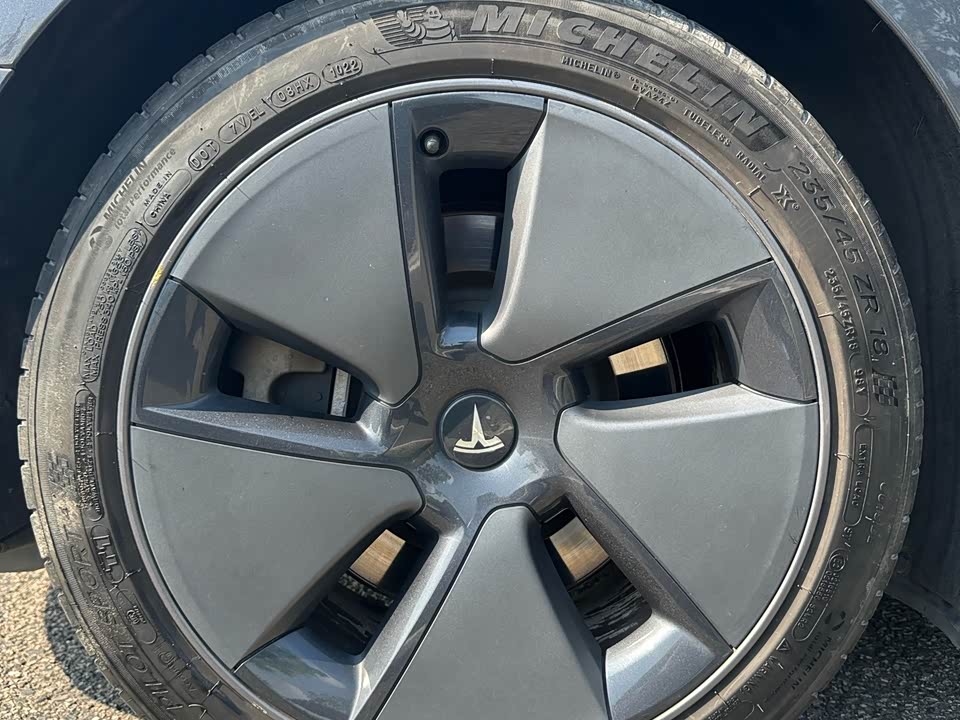 Tesla Model 3 Tesla Model 3