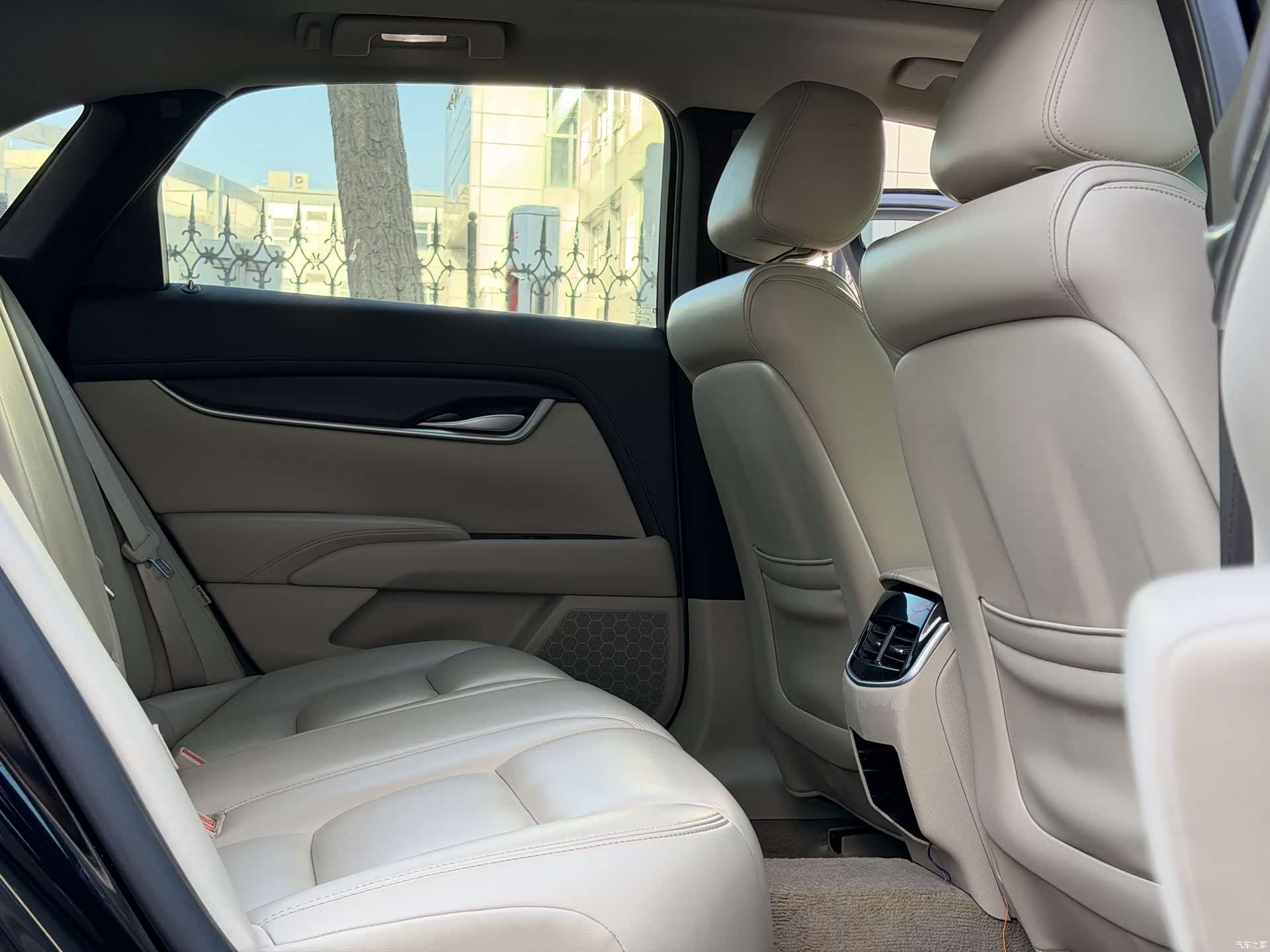Cadillac XTS, 2017 10