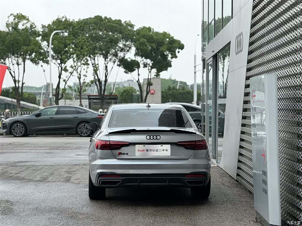 Audi A4L, 2023 все фото