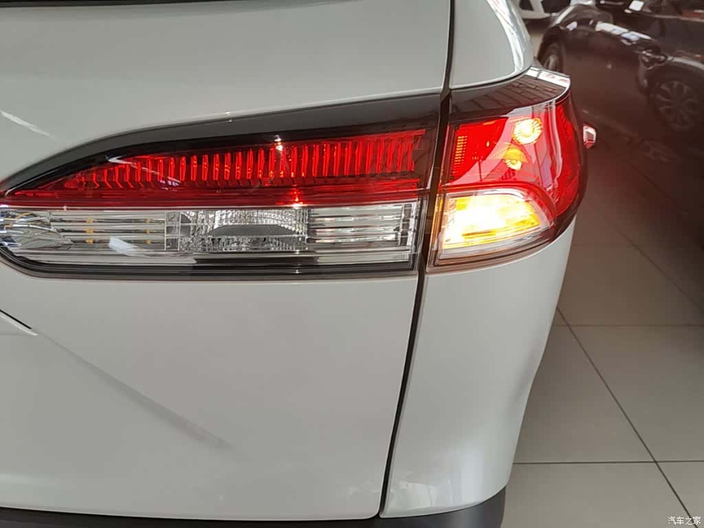 Toyota Frontlander, 2025 8