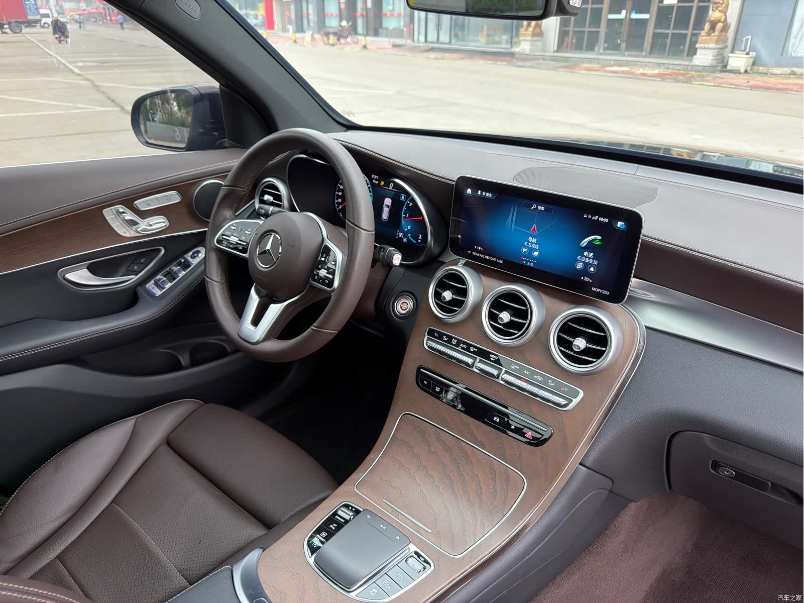 Mercedes-Benz GLC, 2023 14