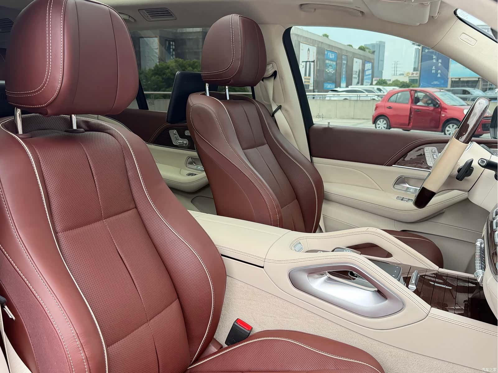 Maybach GLS, 2022 25