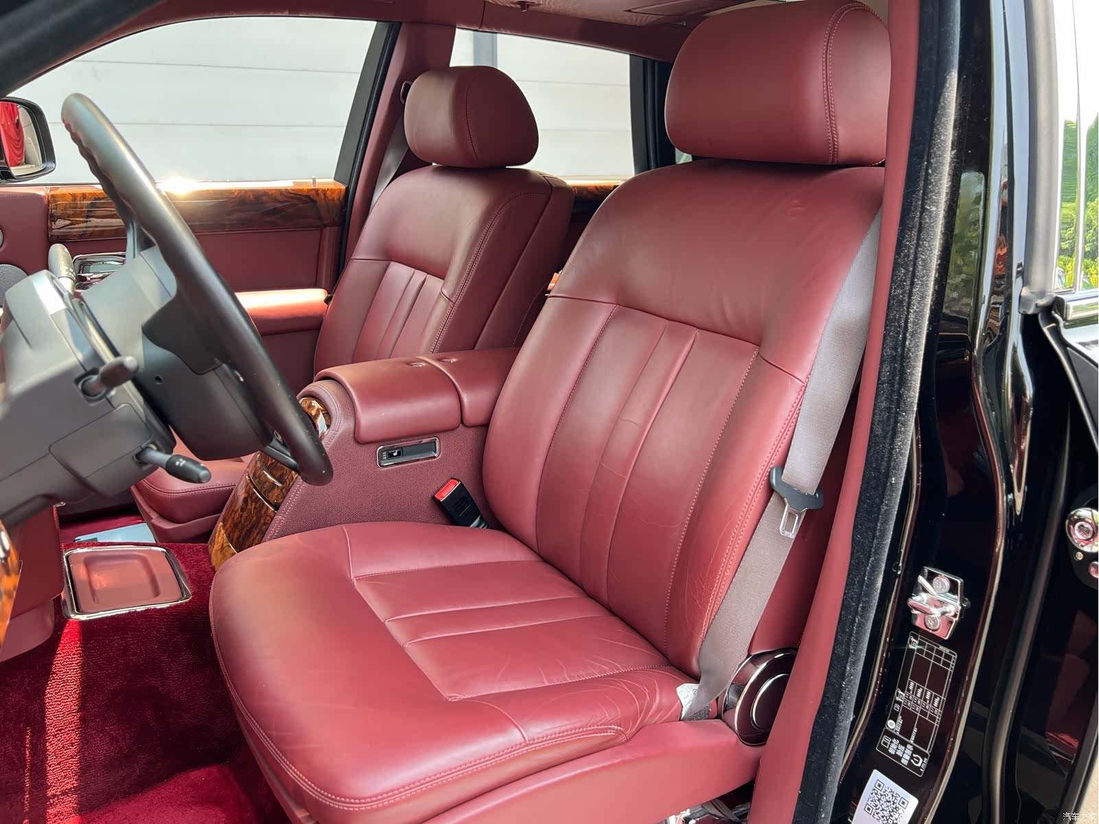 Rolls-Royce Phantom, 2015 25