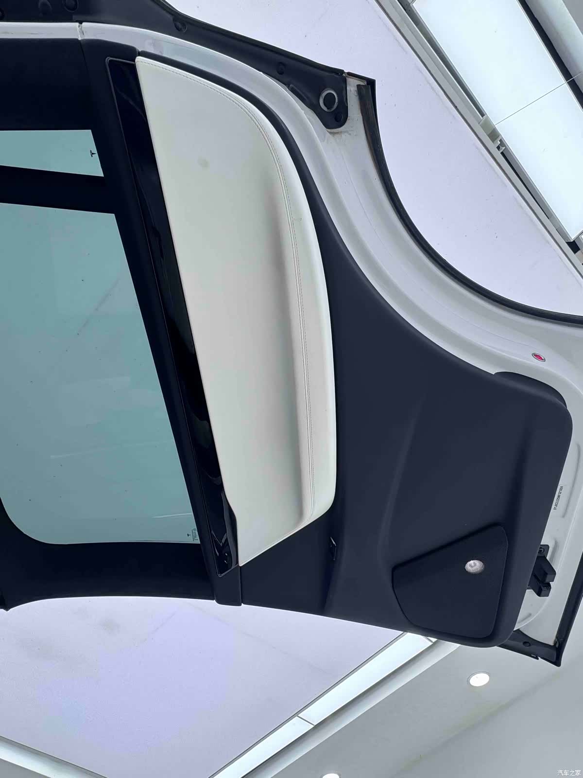 Tesla Model X, 2021 28