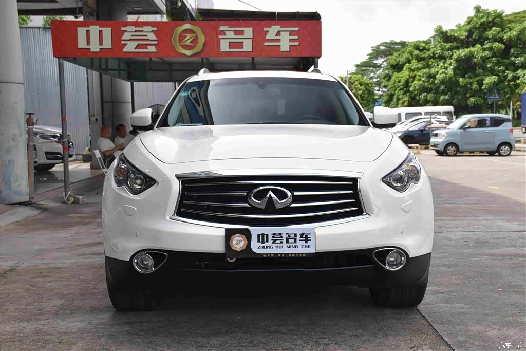 Infiniti QX70, 2015 2