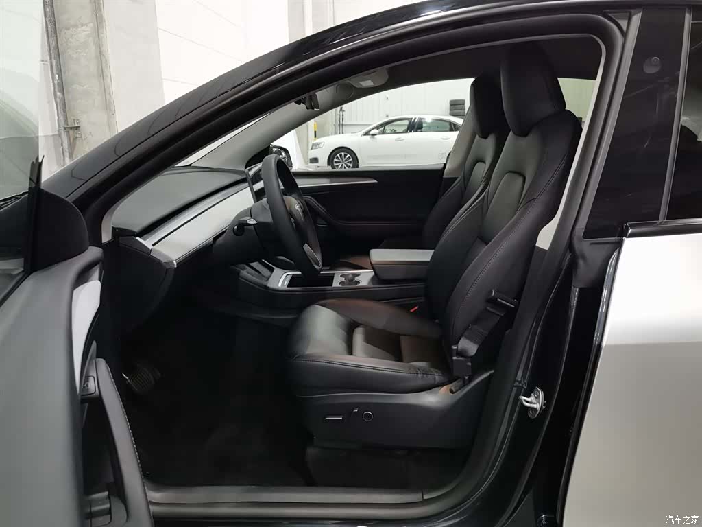 Tesla Model Y, 2024 10