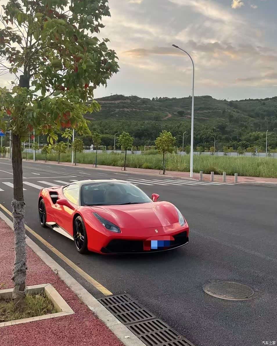 Ferrari 488, 2015 2