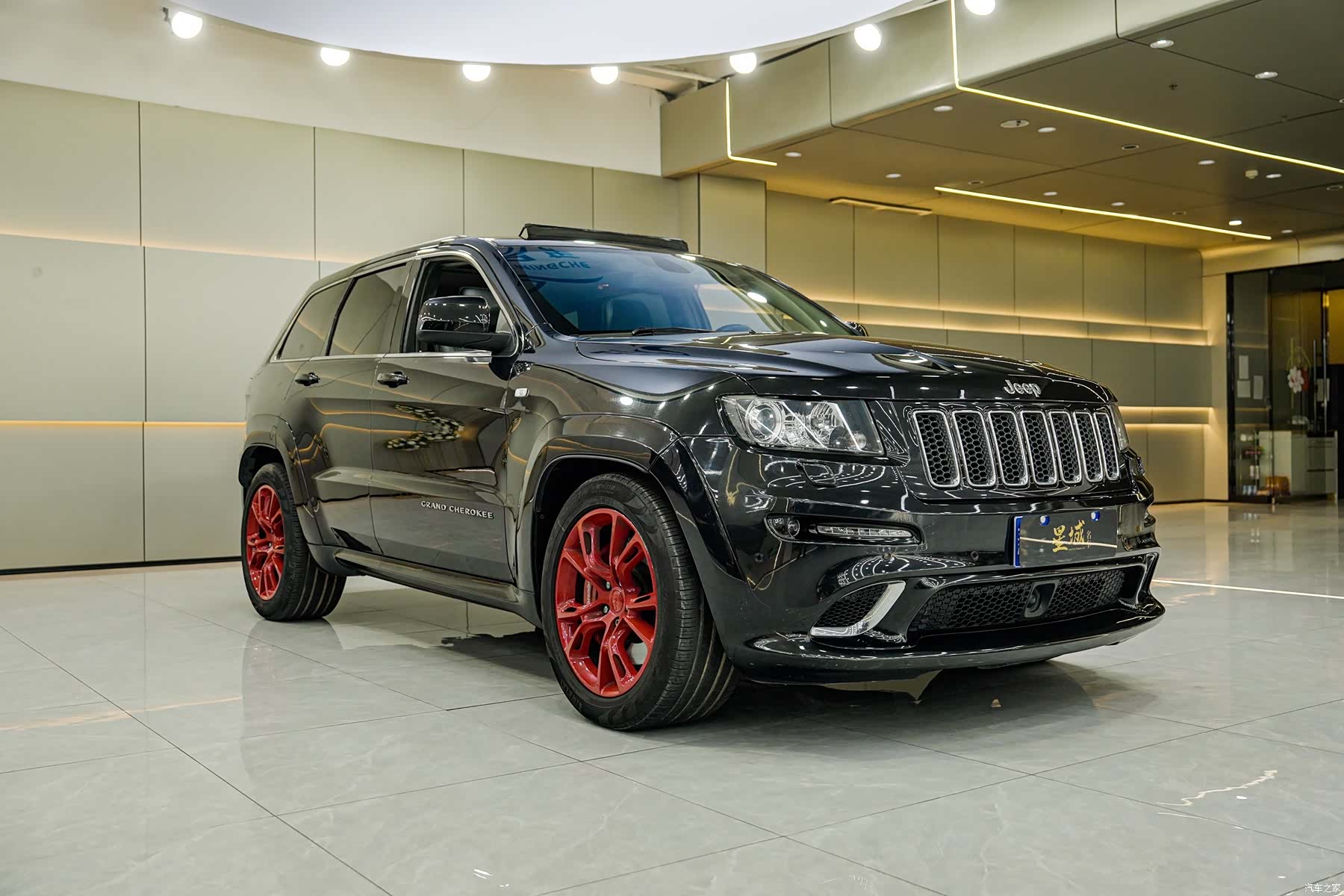 SRT Grand Cherokee, 2012 27
