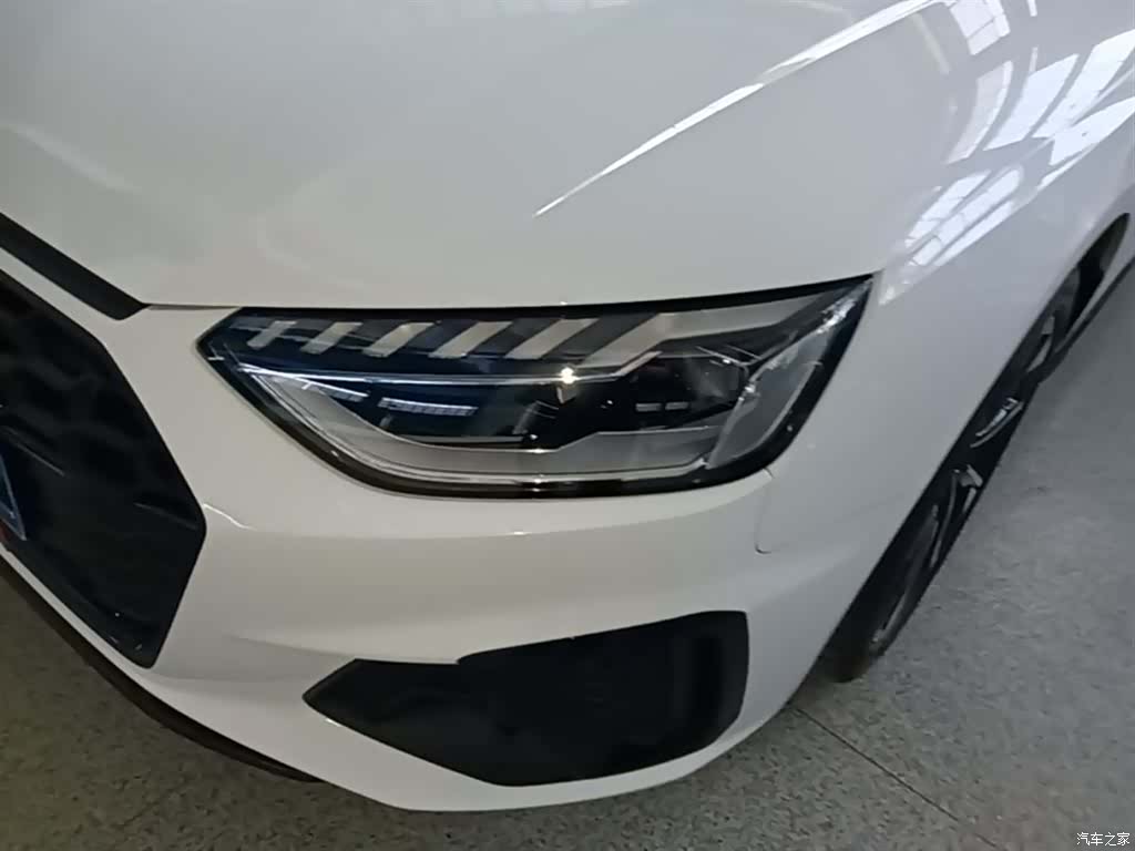 Audi A4L, 2023 24