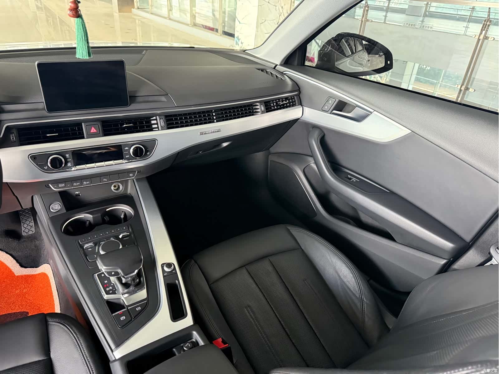 Audi A4L, 2019 9