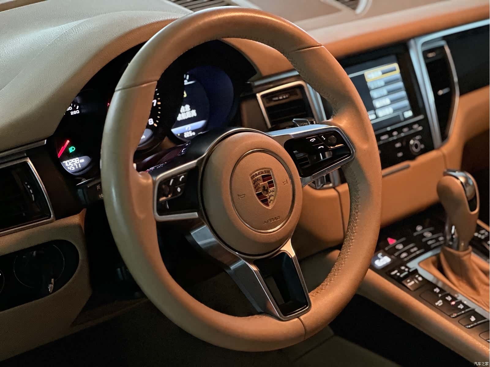 Porsche Macan, 2016 11