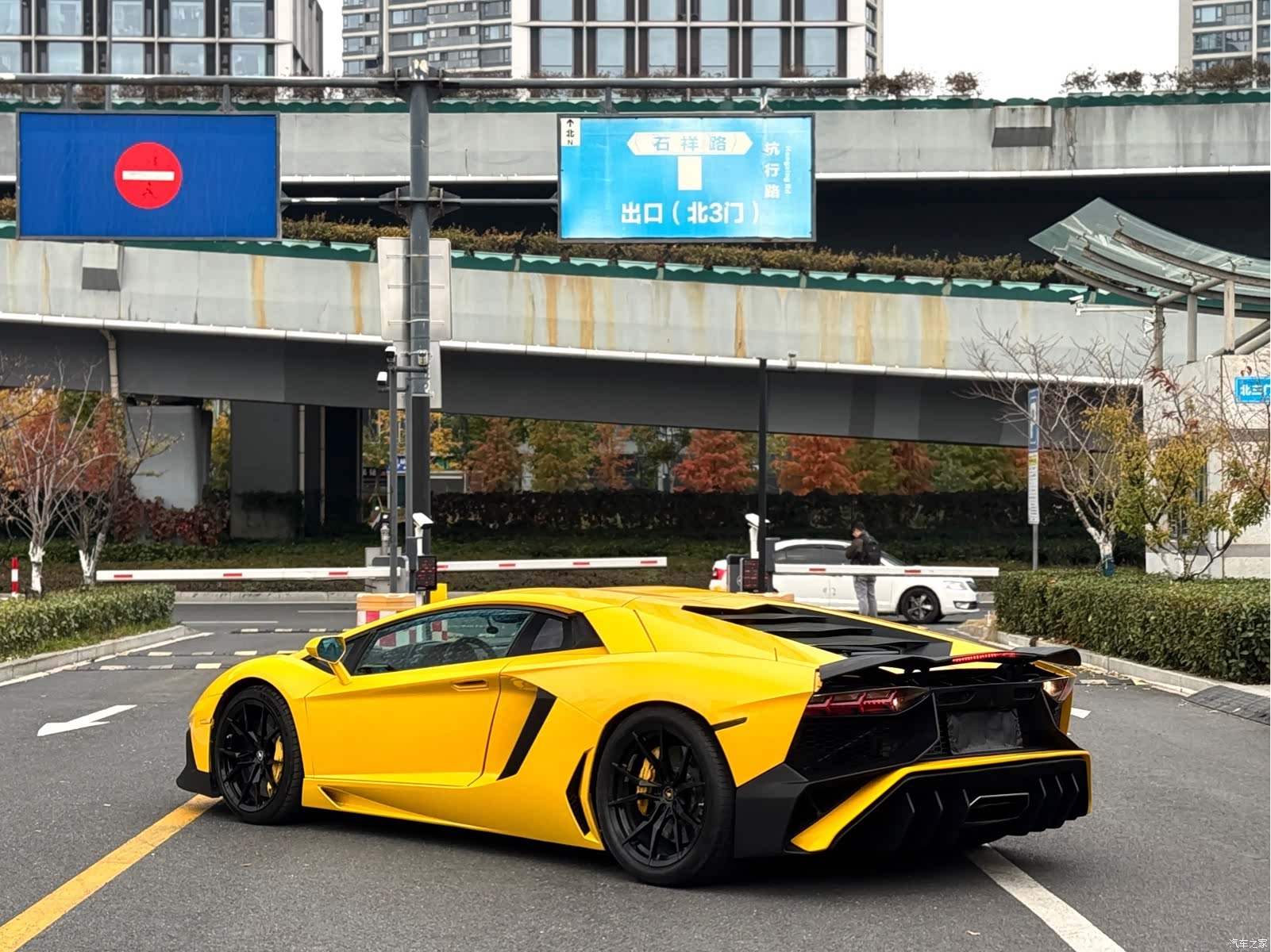 Lamborghini Aventador, 2012 9
