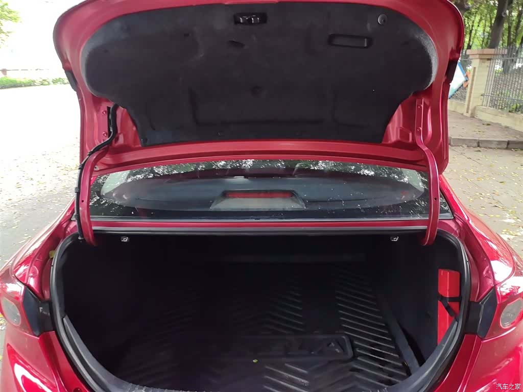 Mazda Mazda3, 2016 10