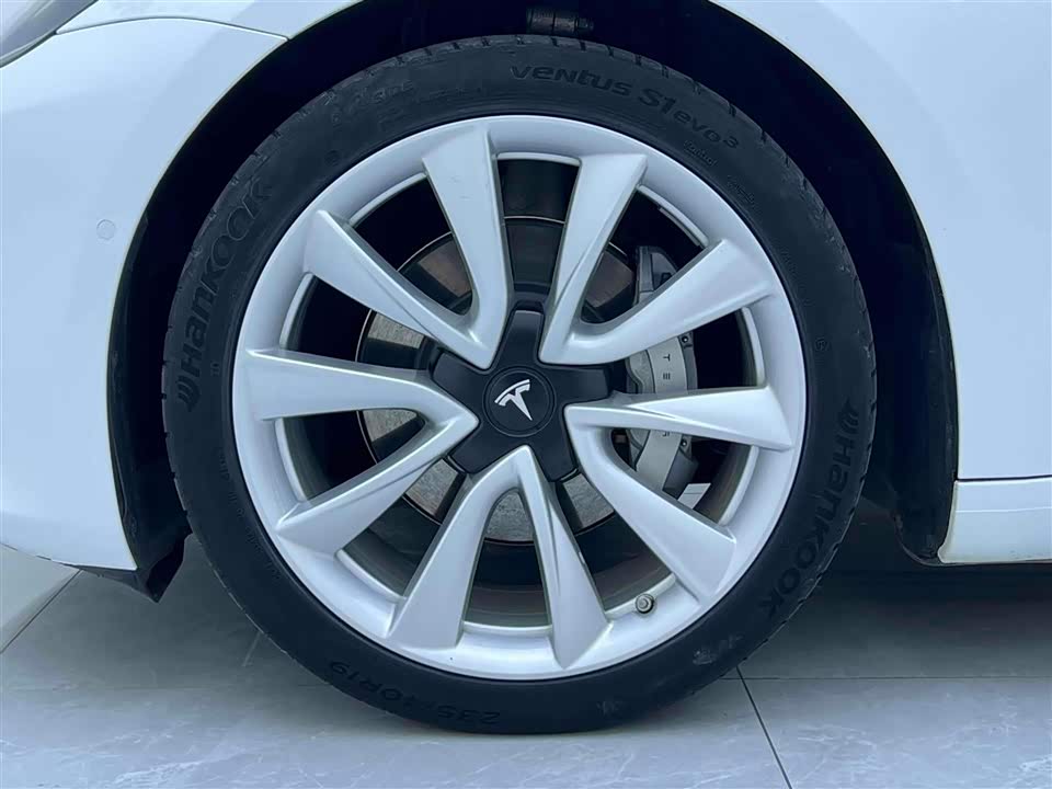Tesla Model 3 Tesla Model 3