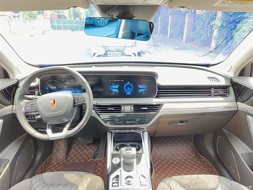Hongqi HS5, 2023 10