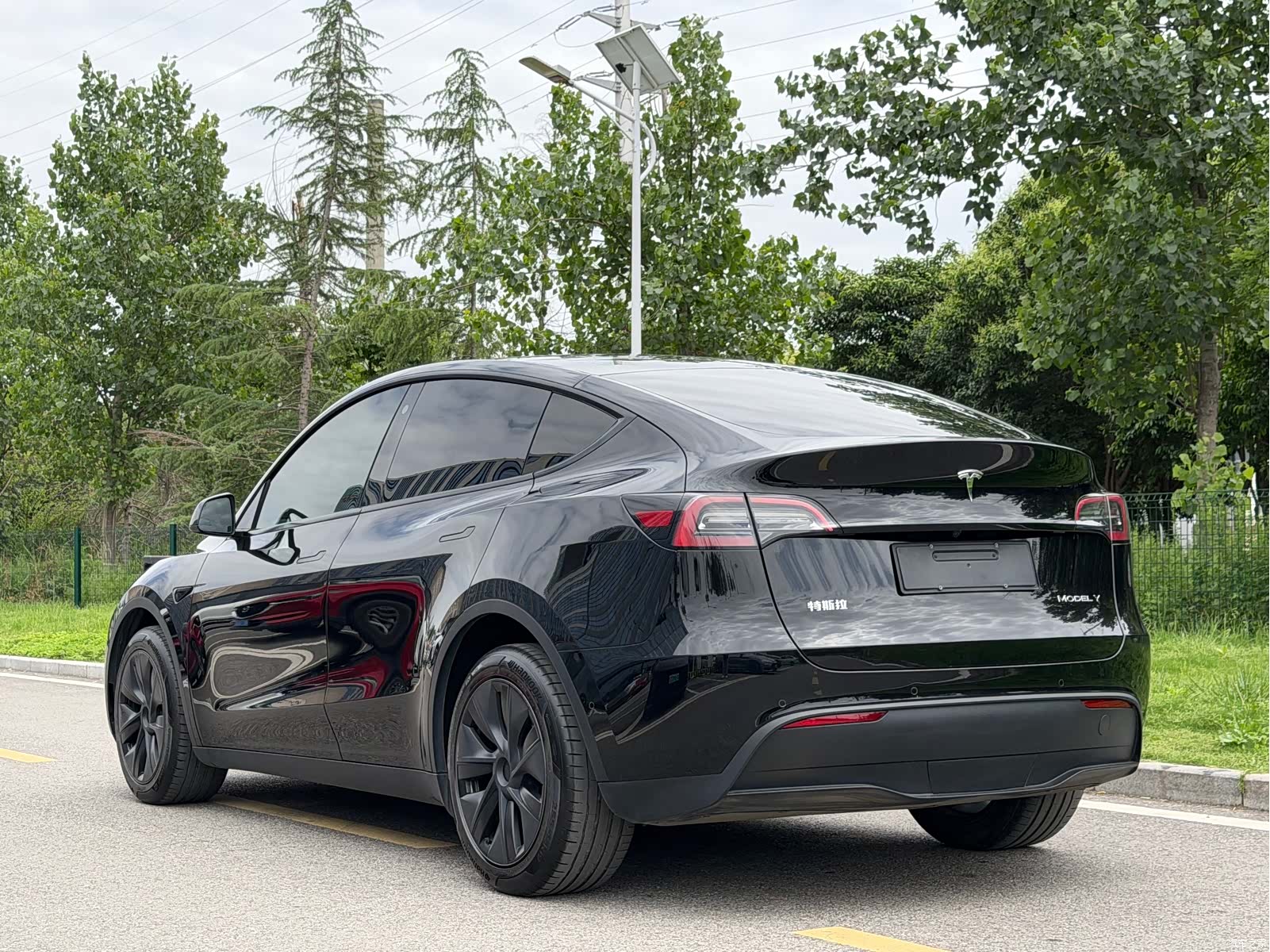 Tesla Model Y, 2024 6