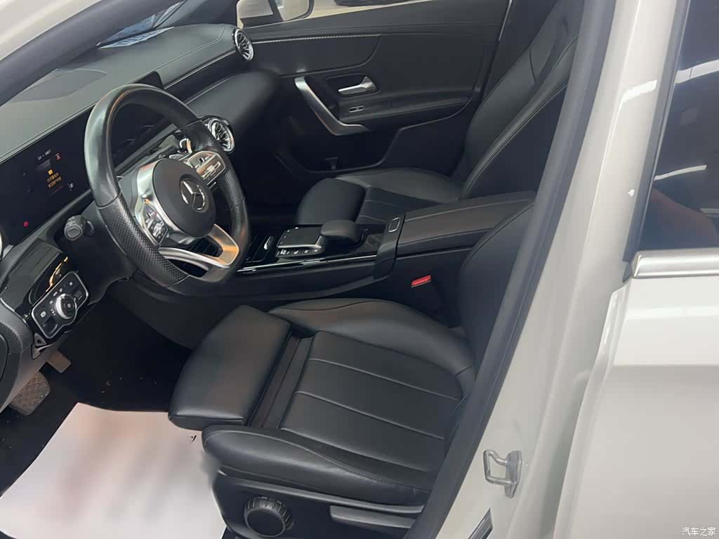 Mercedes-Benz A-Class, 2022 12