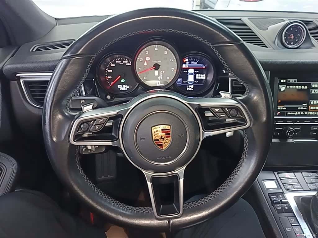 Porsche Macan, 2016 11