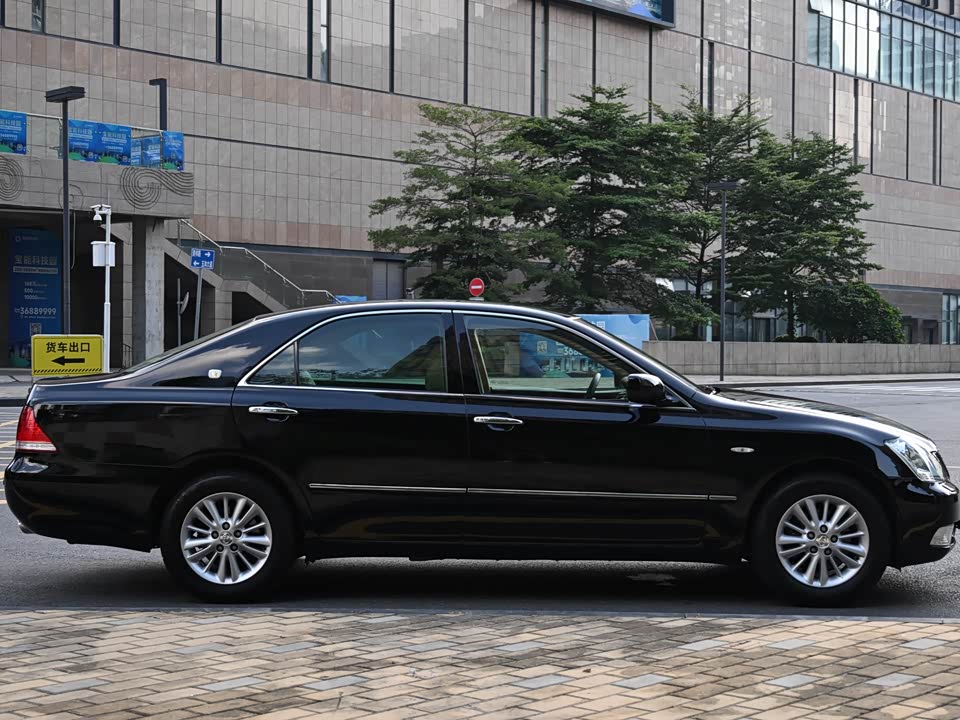 Toyota crown