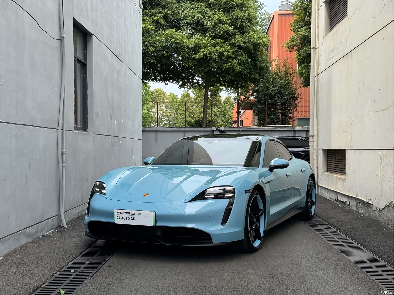 Porsche Taycan, 2023 1
