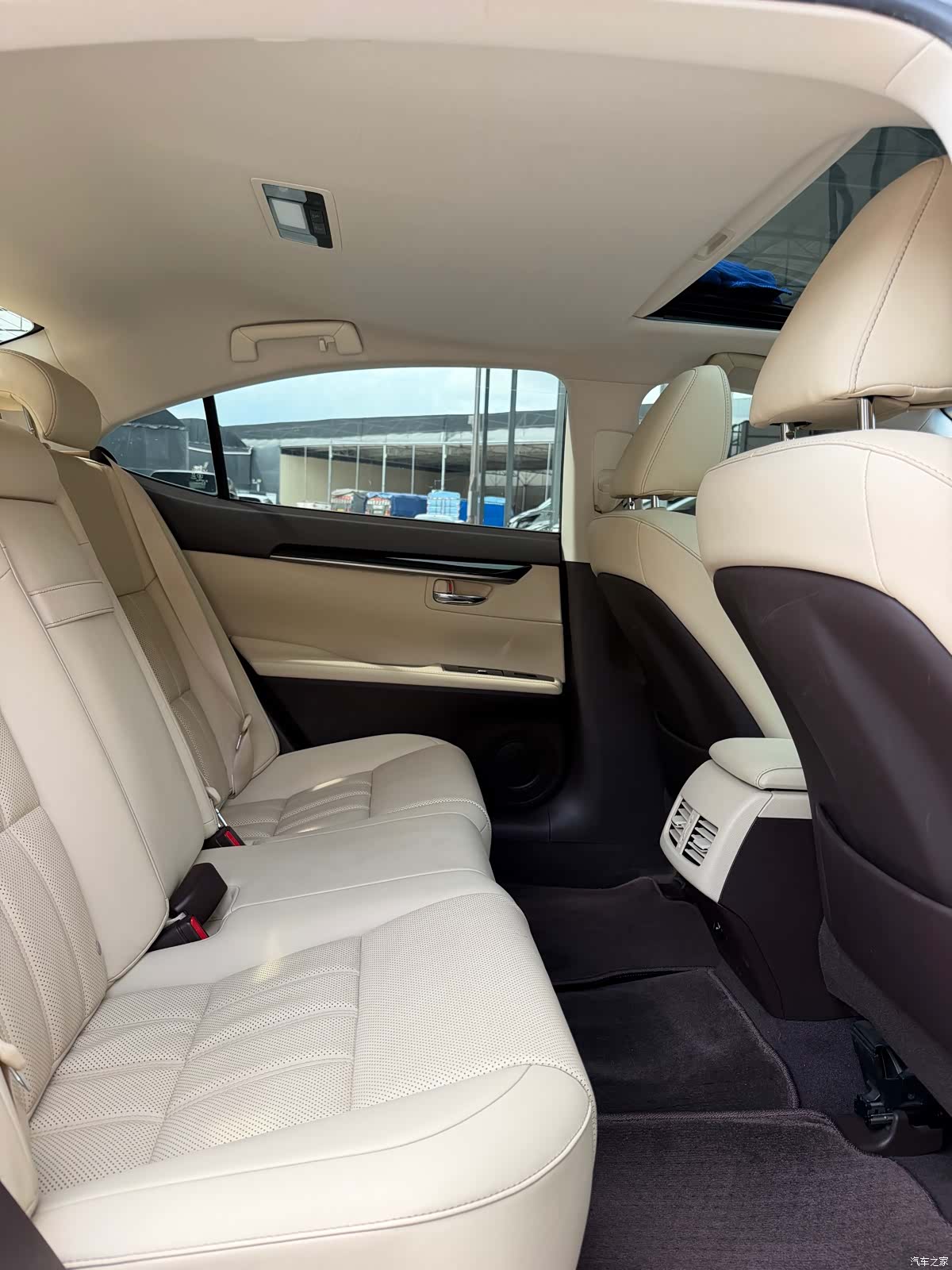 Lexus ES, 2015 10