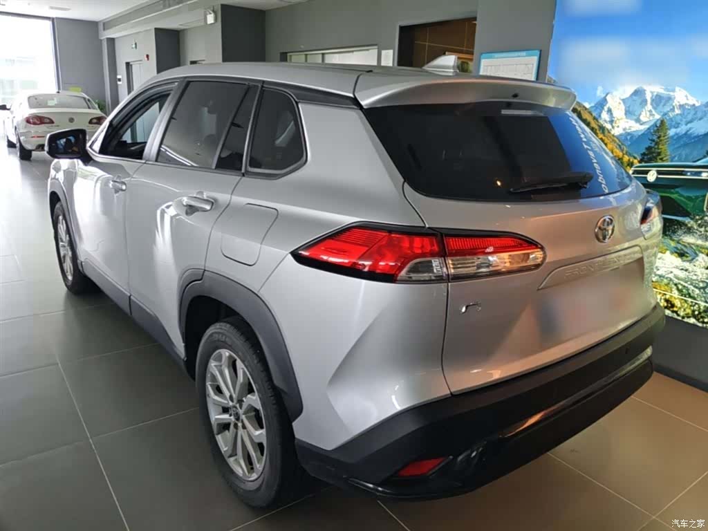 Toyota Frontlander, 2022 все фото