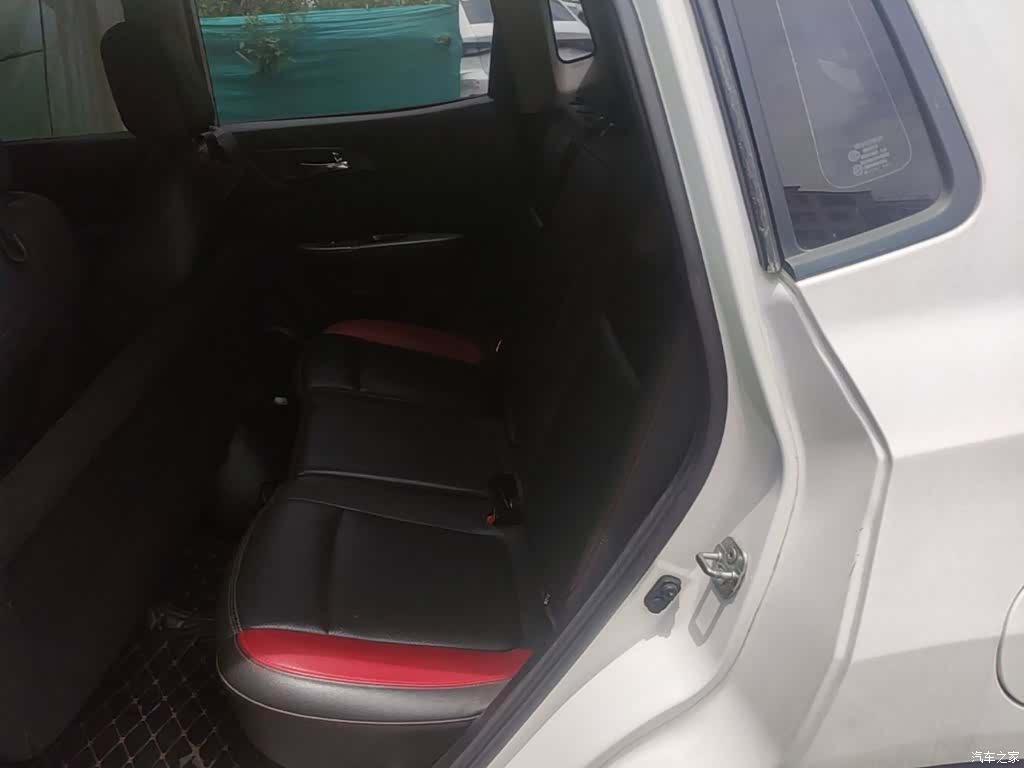 Changan CS15, 2017 17