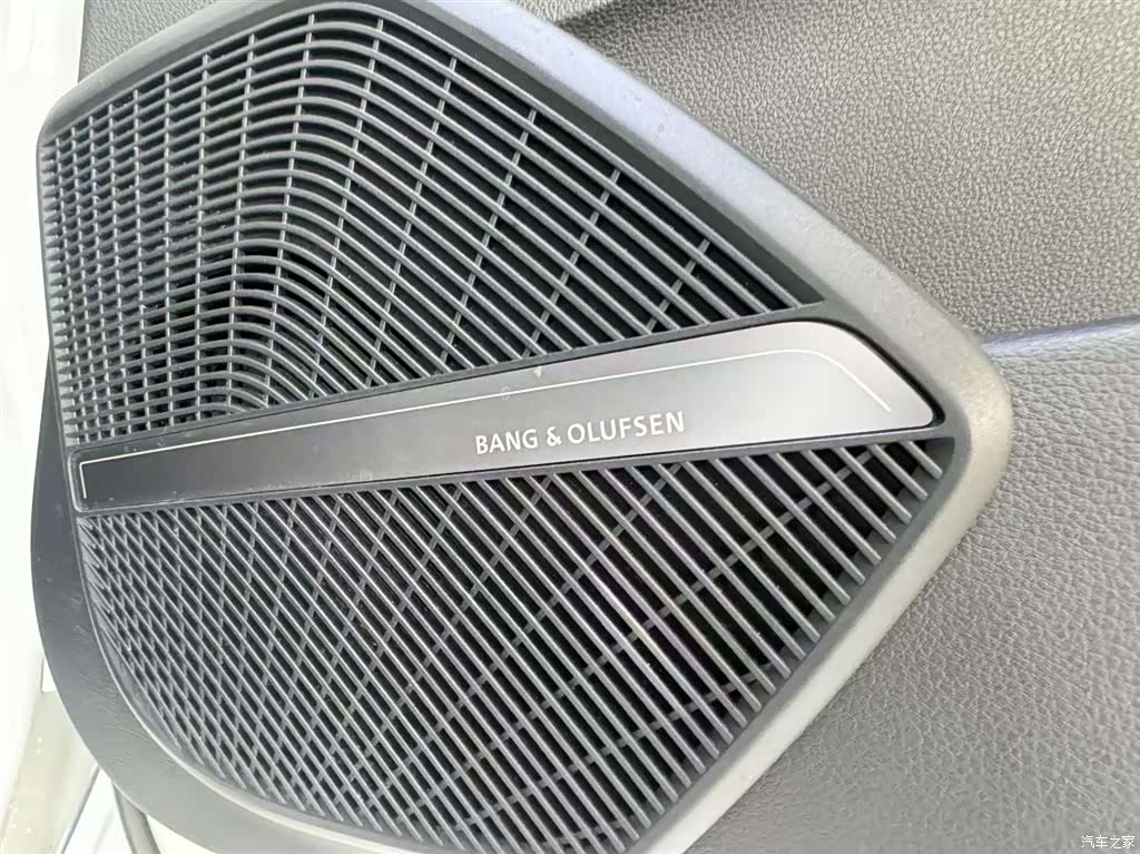 Audi Q5L, 2022 10