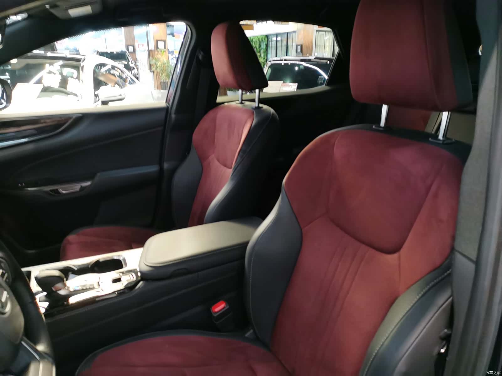 Lexus NX, 2023 12