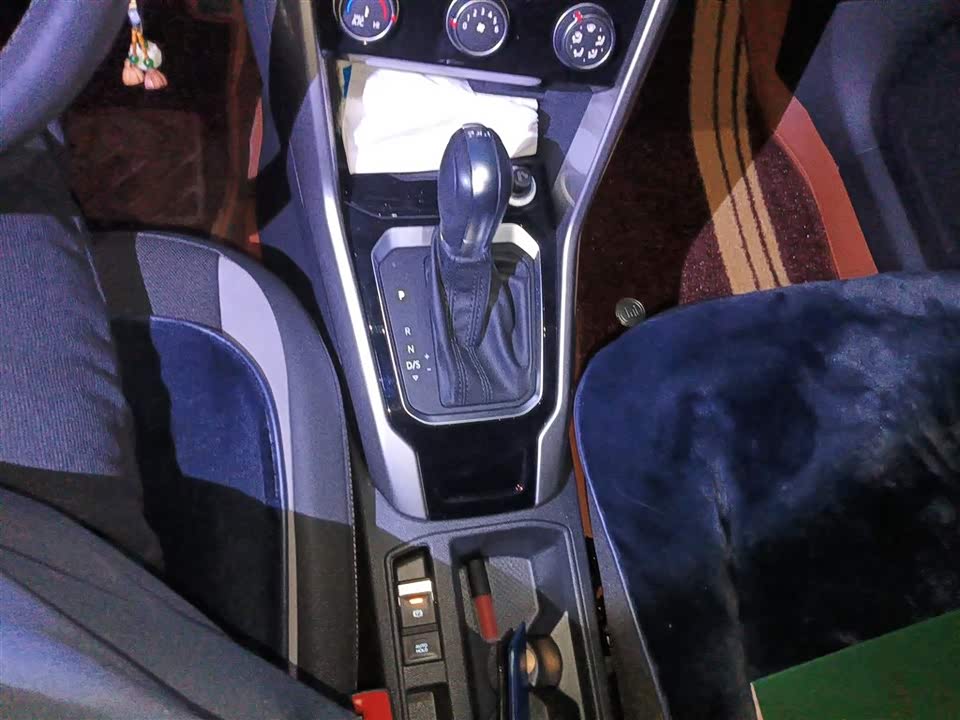 Volkswagen T-ROC exploring Songs