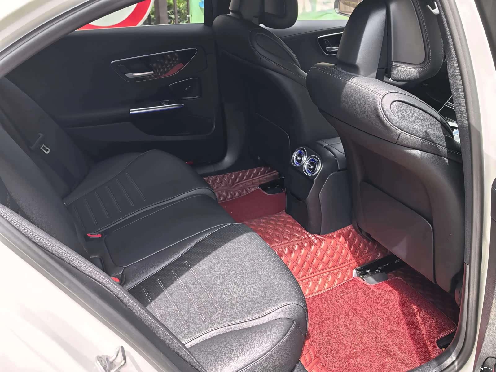 Mercedes-Benz C-Class, 2022 13