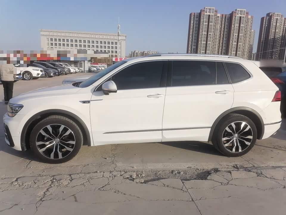 Volkswagen Tiguan L