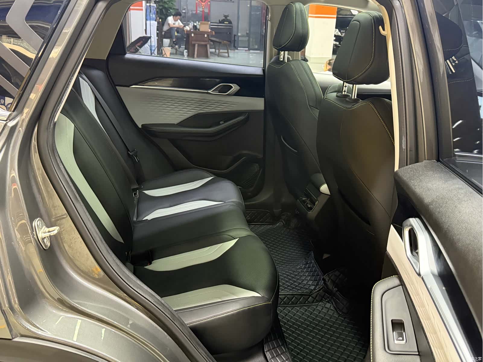 Geely Coolray, 2022 10
