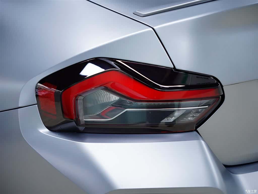 BMW M2, 2026 4