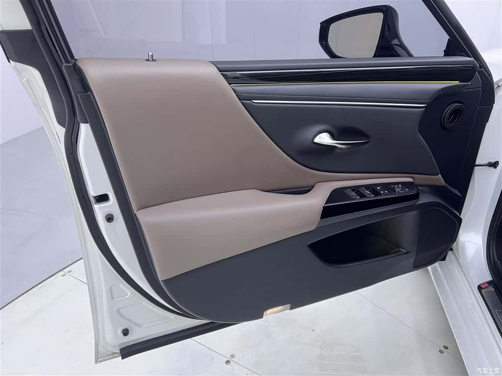 Lexus ES, 2024 17