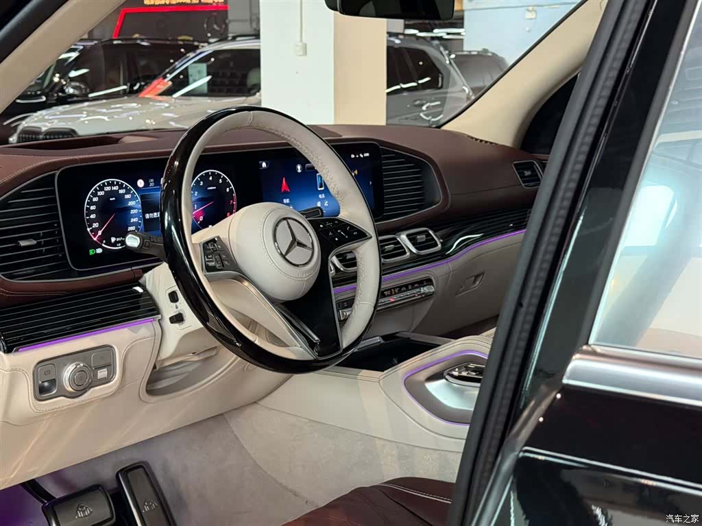 Maybach GLS, 2025 12