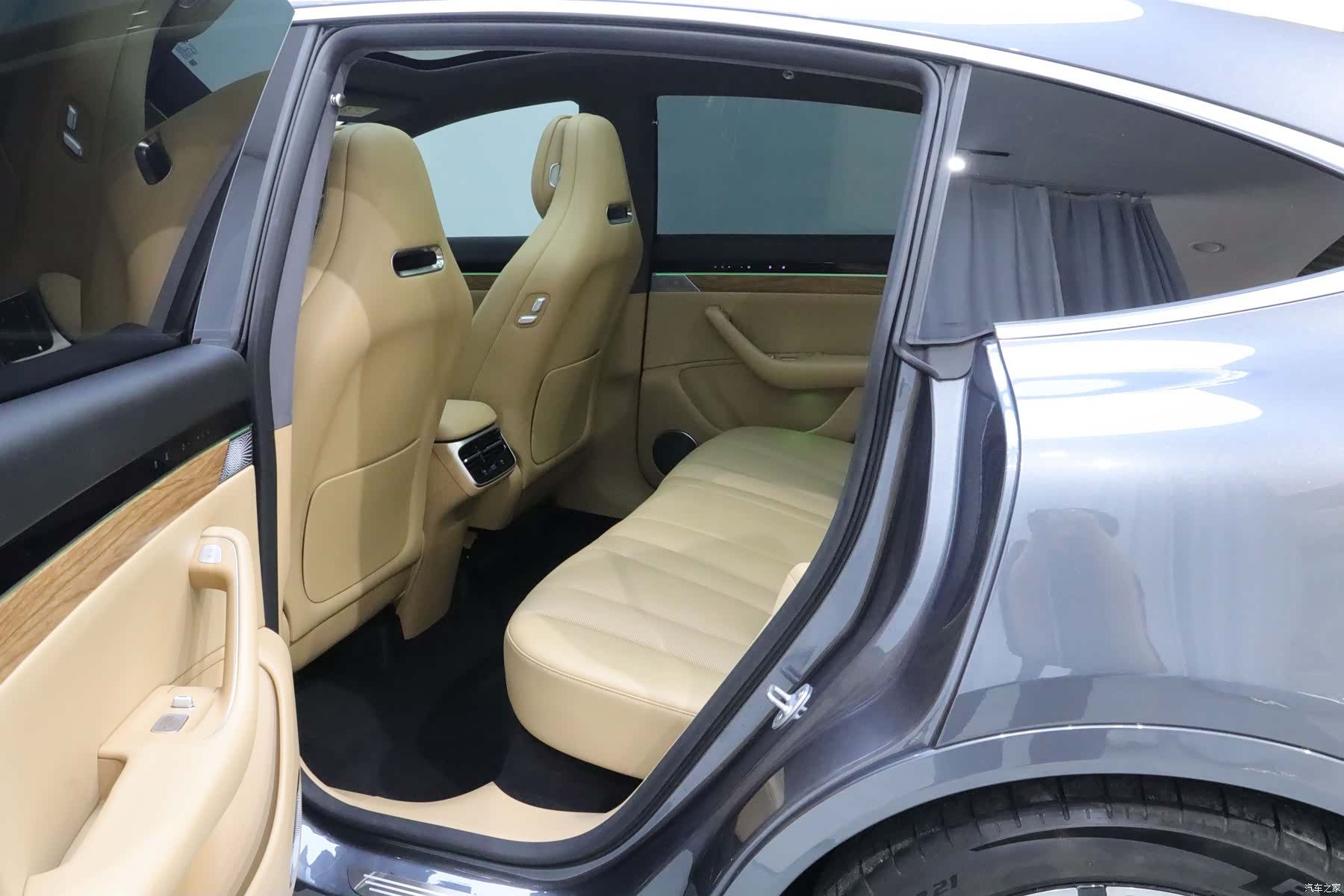 Luxeed R7, 2025 13