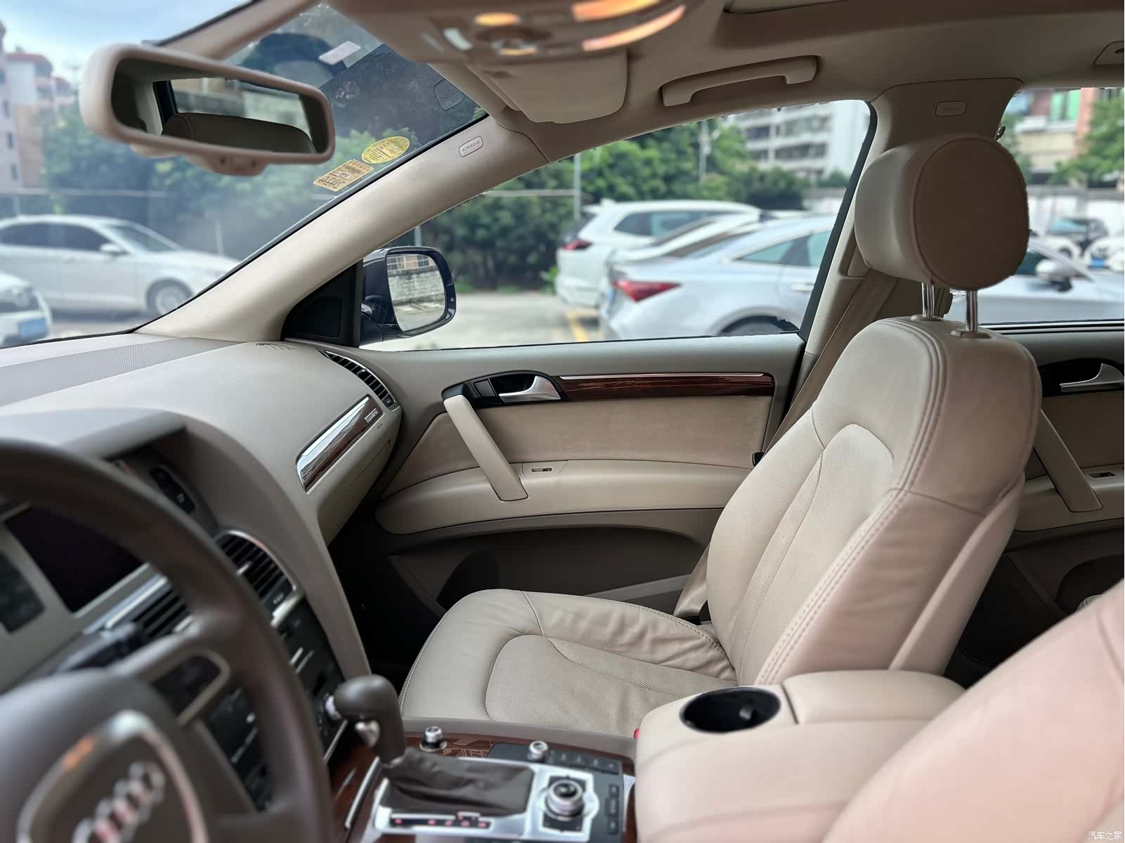 Audi Q7, 2010 12