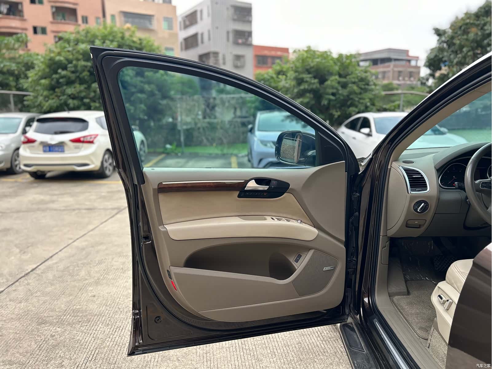Audi Q7, 2010 9