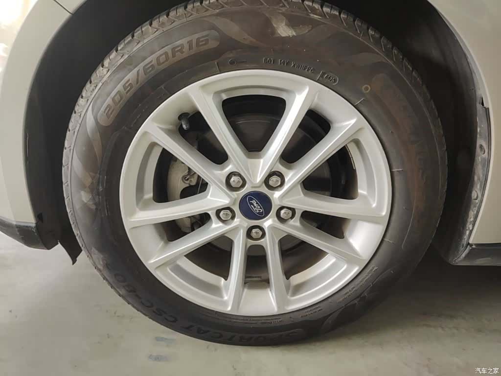 Ford Focus, 2015 23