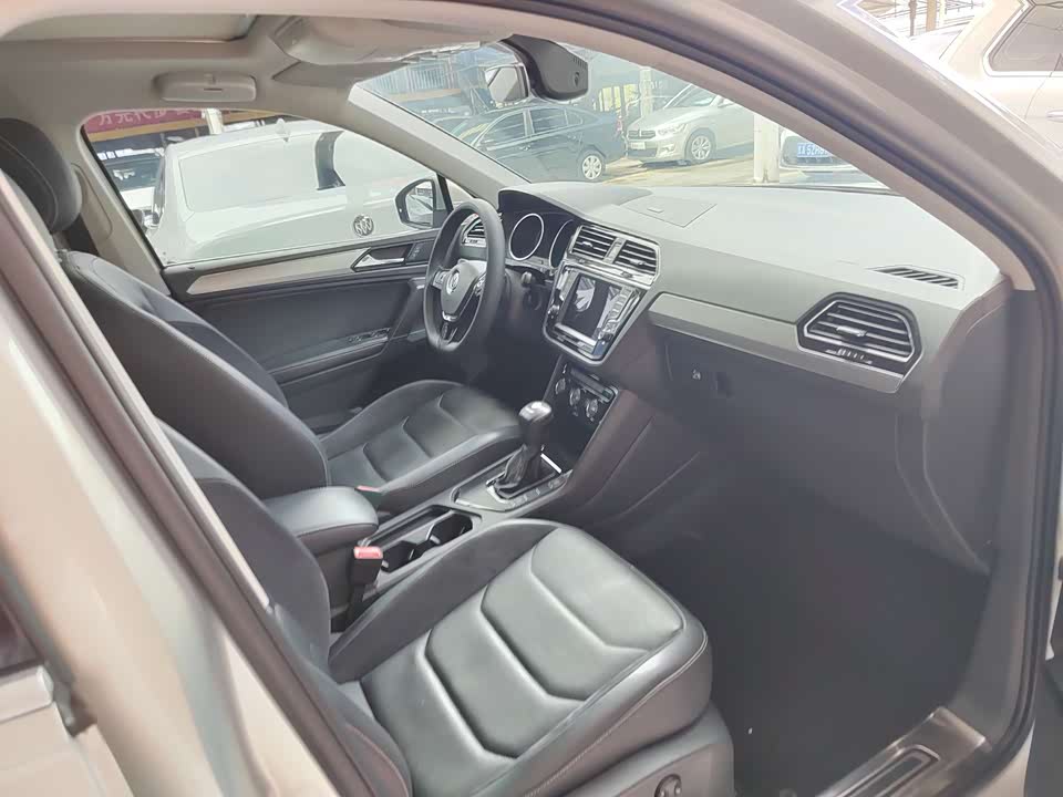 Volkswagen Tiguan L