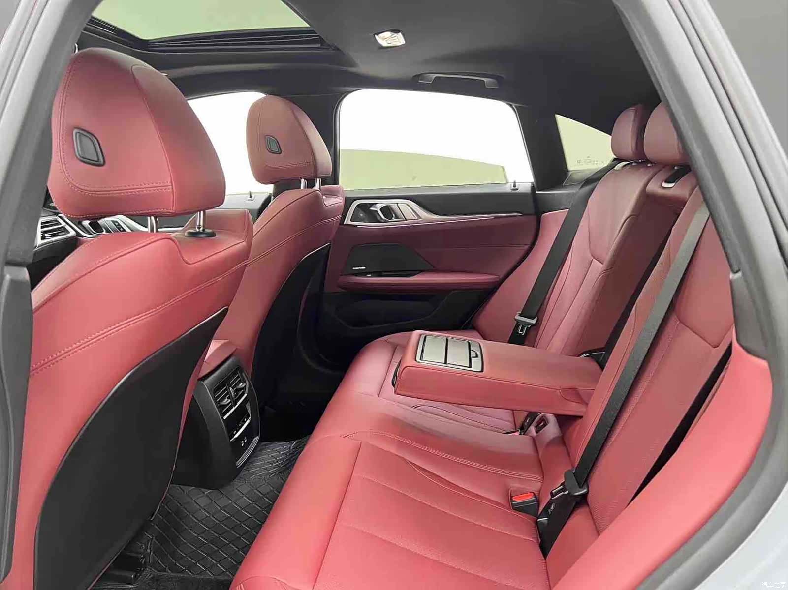 BMW 4 Series, 2025 13