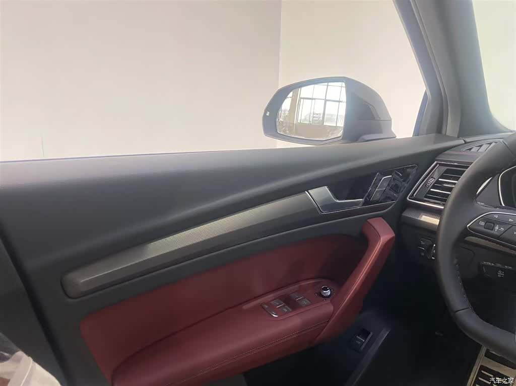 Audi Q5L, 2025 14