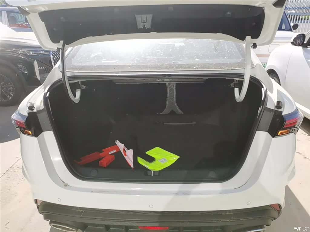 Geely Binray, 2026 19