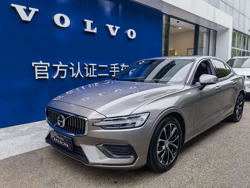 Volvo S60 2022 B4 Luxury