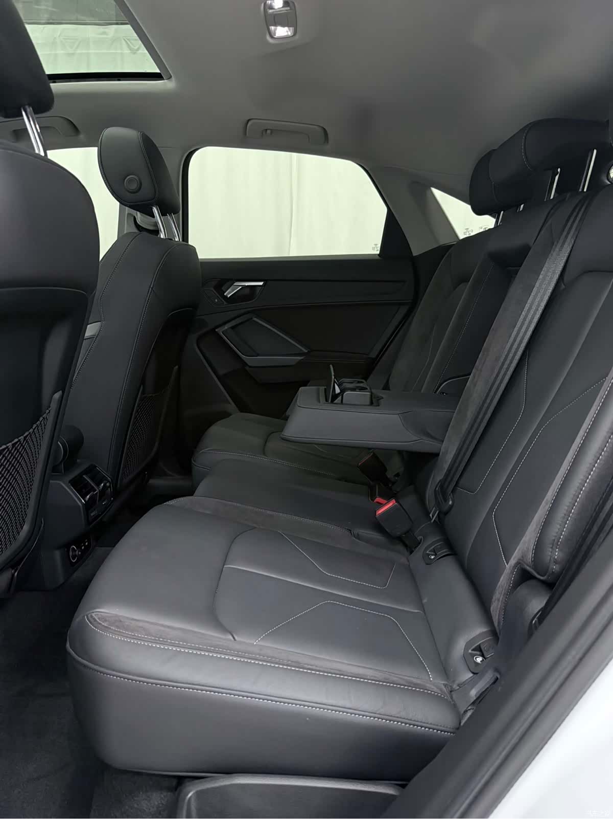 Audi Q3, 2022 10