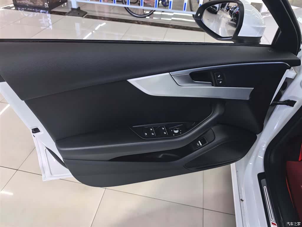 Audi A4L, 2019 13